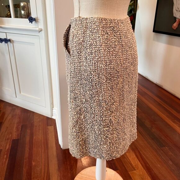 CHANEL Textured Tweed Suit Size 38 - Picture 10 of 14